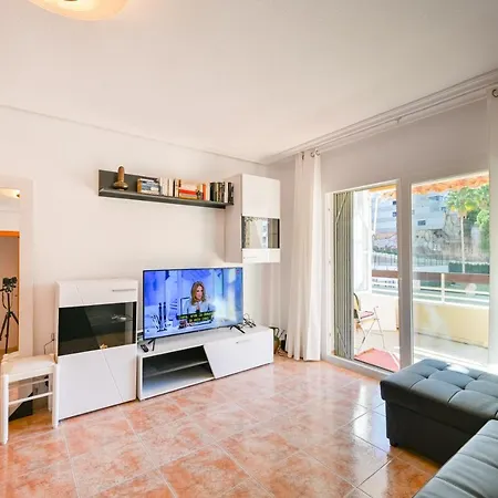 Beautiful 2 Bedroom In Parque Loix 3 Minutes Walk To The Benidorm