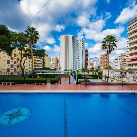 Beautiful 2 Bedroom In Parque Loix 3 Minutes Walk To The Apartment *