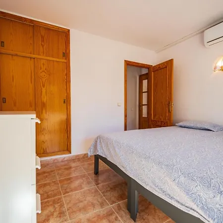 Beautiful 2 Bedroom In Parque Loix 3 Minutes Walk To The *