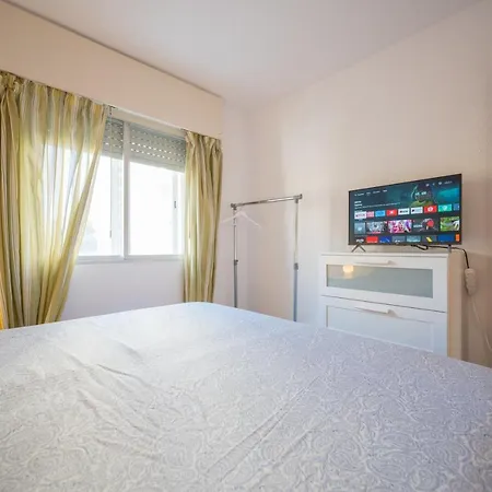 Beautiful 2 Bedroom In Parque Loix 3 Minutes Walk To The *