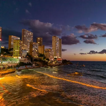 Beautiful 2 Bedroom In Parque Loix 3 Minutes Walk To The